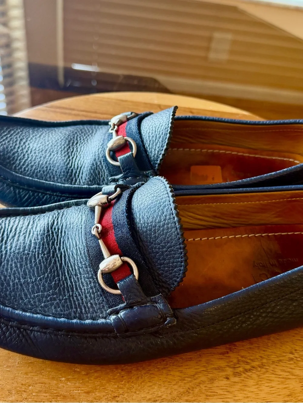 Gucci Men's Navy Leather Horse Bit Loafers Driving Shoes with Red Accent Sz 8